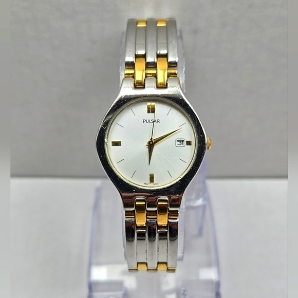 Womens Pulsar By Seiko Date Watch Gold Silver Two Tone Classic New Battery - Picture 1 of 9